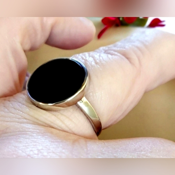 Womens Sterling Silver Black Onyx Stone Ring - Picture 5 of 9